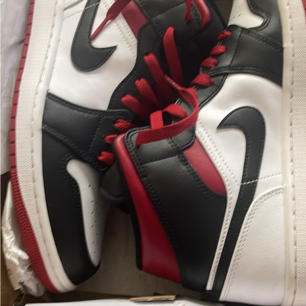 Jordan Men's Black, White, and Red Sneakers